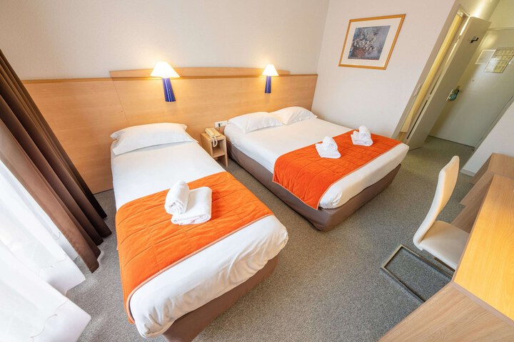 Room 20 of 93