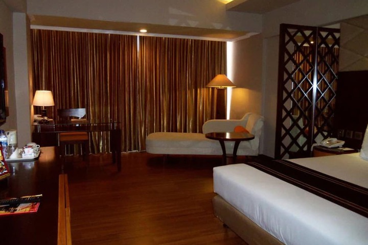 Room 20 of 34
