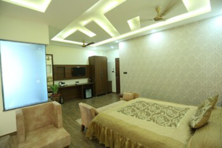 Room 22 of 28