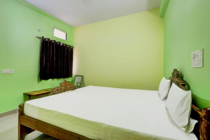 Hotel O Holiday Hotel