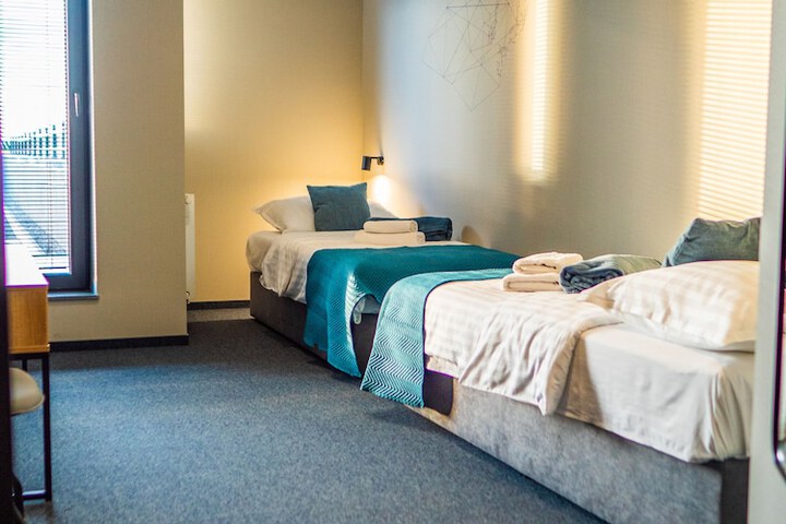 Room 3 of 43