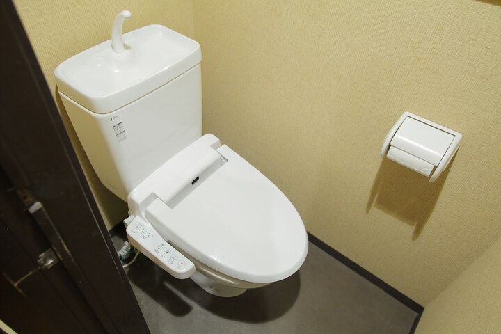 Room 7 of 18