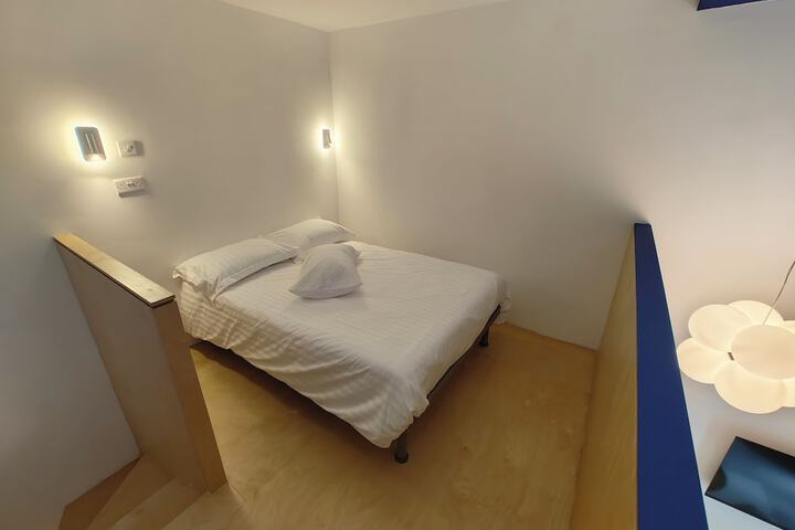 Room 14 of 80
