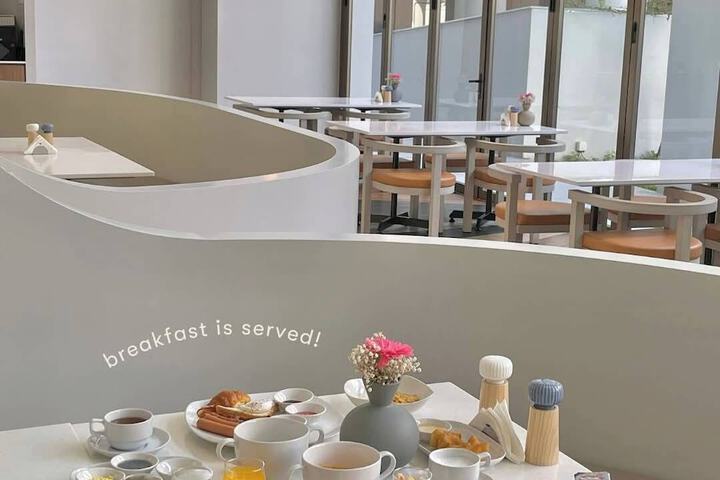 Dining 96 of 116