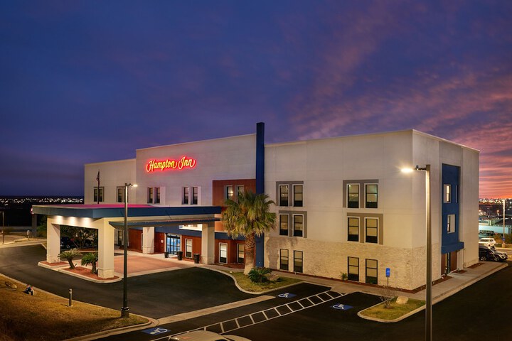 Hampton Inn By Hilton Eagle Pass - Eagle Pass Tx 3301 East Main 78852