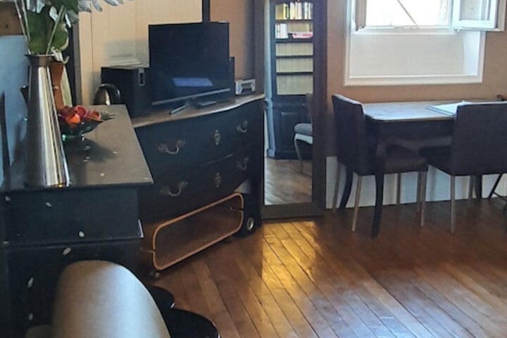 Room 83 of 193