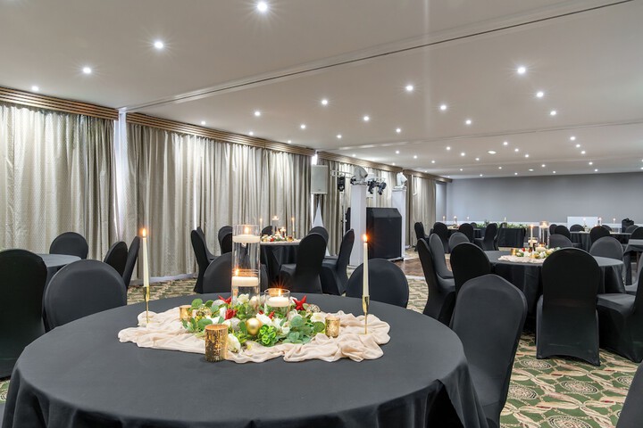 Ballroom/Hall 51 of 55