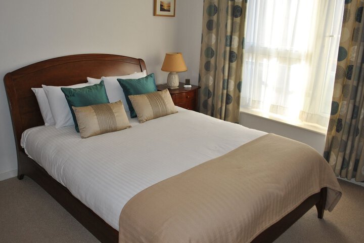 Room 3 of 10