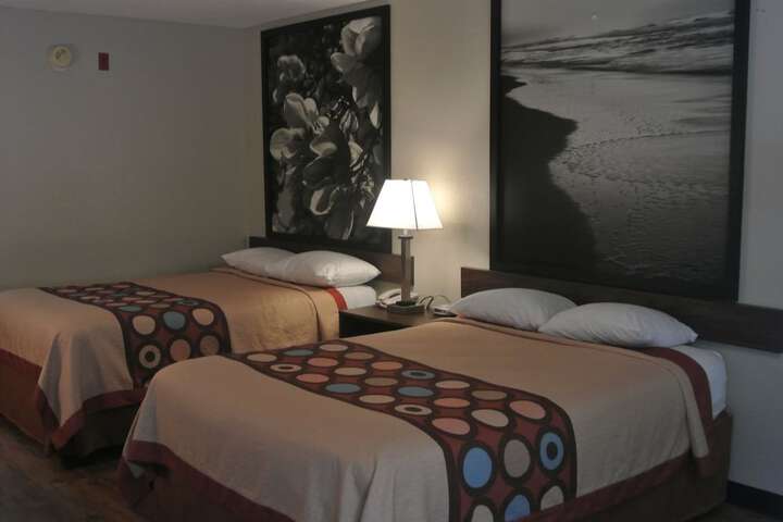 2 Double Beds (5 of 6)