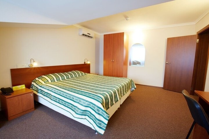 Room 5 of 60