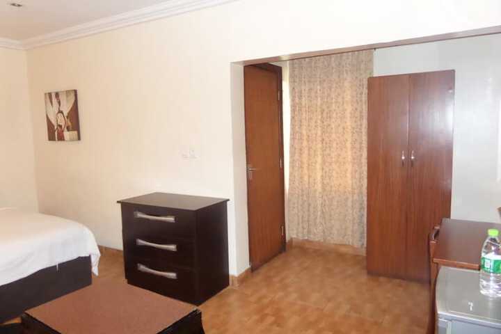 Room 15 of 29