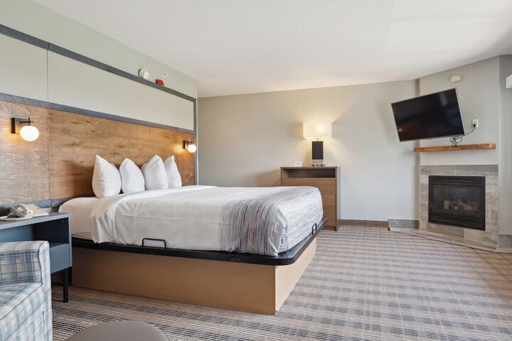 1 King Bed Mobility Accessible (9 of 34)