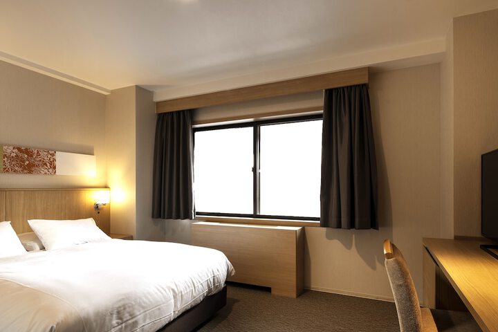Room 4 of 122