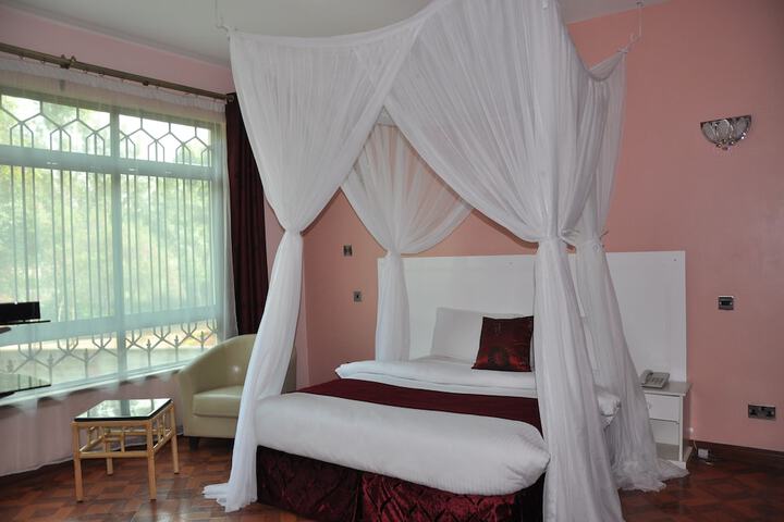 Room 21 of 115
