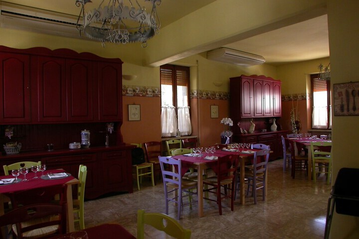 Dining 38 of 65