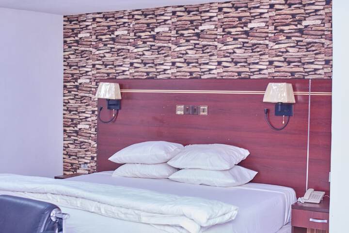 Room 28 of 51