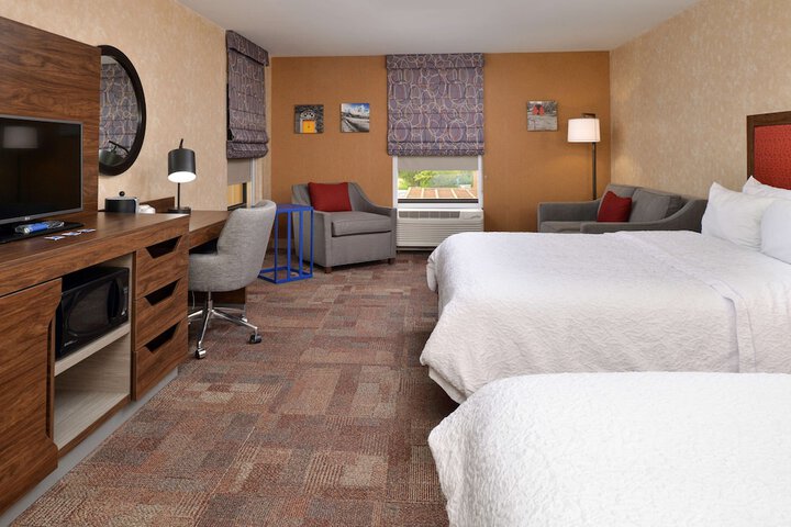 1 Queen Bed (11 of 20)
