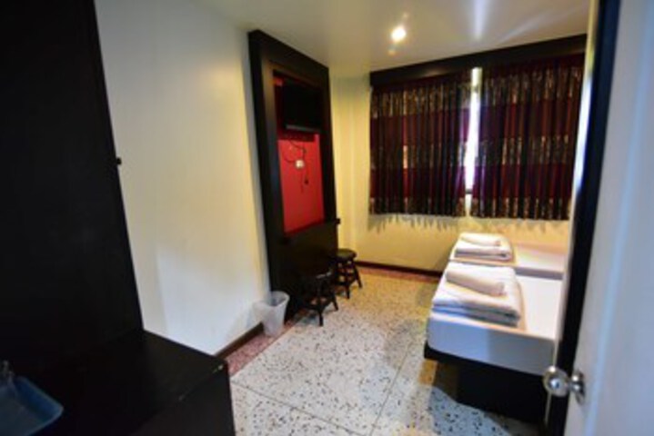 Room 16 of 23