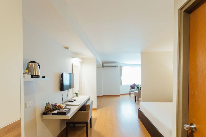 Room 35 of 59