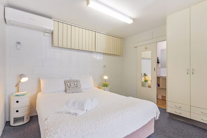 Room 40 of 69