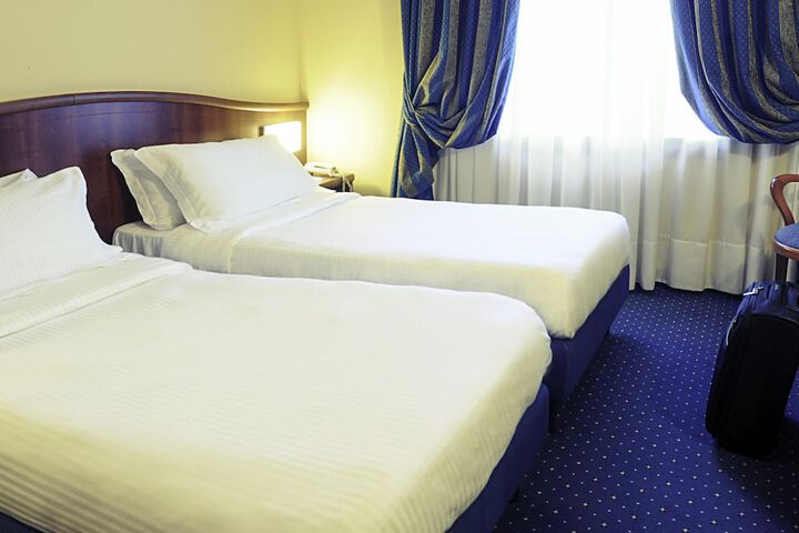 Room 14 of 108