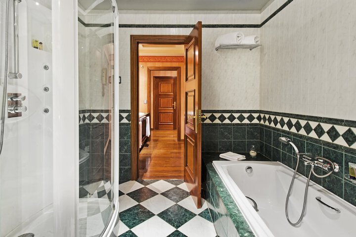 Bathroom Interior Photo
