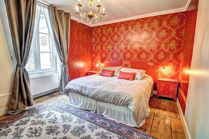 Room 10 of 52
