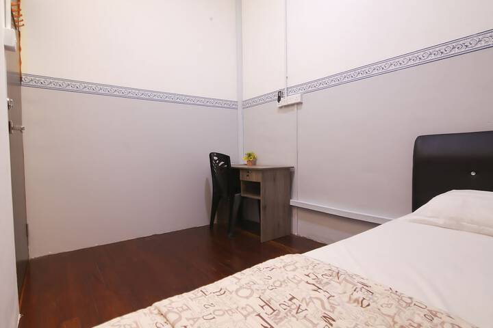 Room 9 of 17