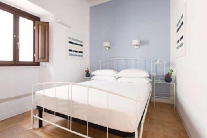 Room 11 of 21