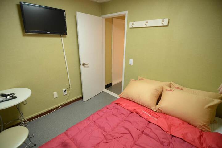 Room 29 of 53