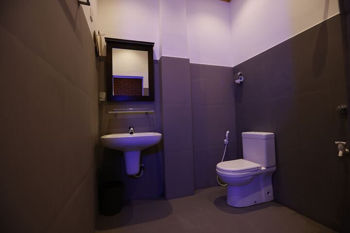Room 15 of 26