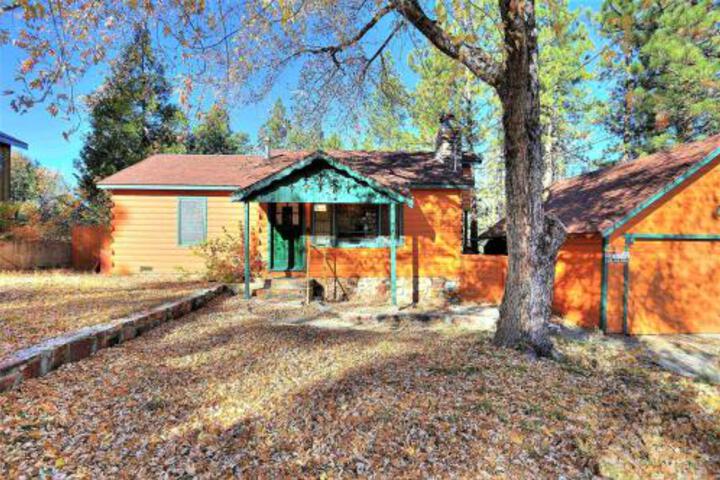 Vista Pines Rustic Family Home in Big Bear Lake, CA