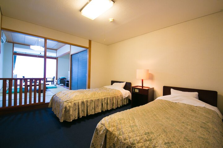 Room 5 of 42