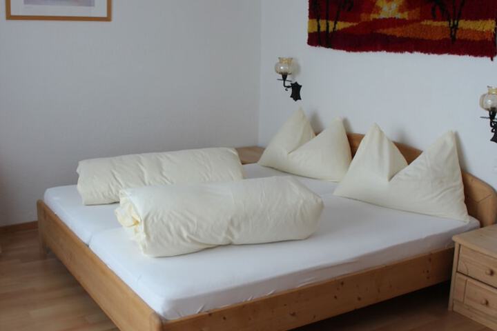 Room 7 of 73