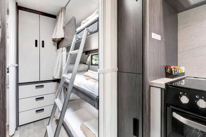 Room 15 of 117