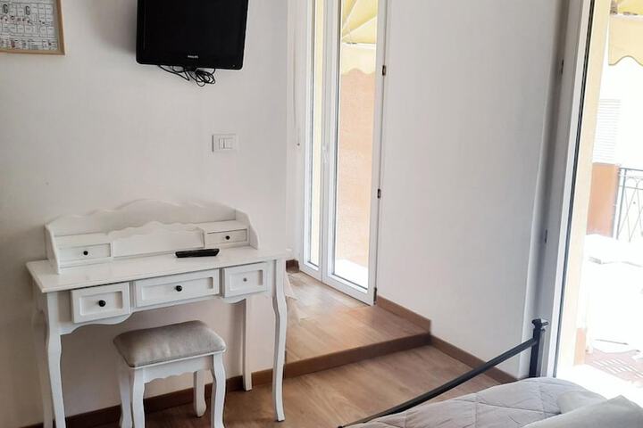 Room 19 of 35