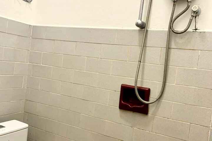 Room 60 of 96
