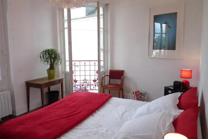 Room 2 of 16