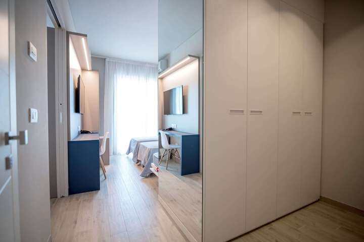 Room 6 of 69