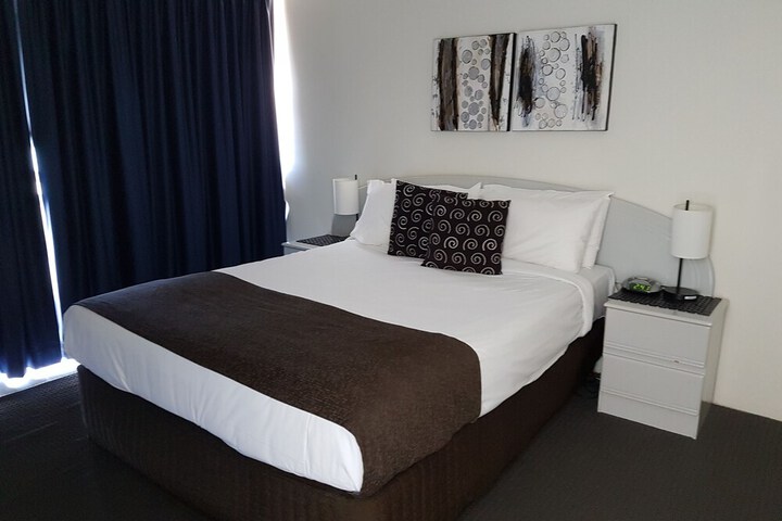 Room 8 of 139