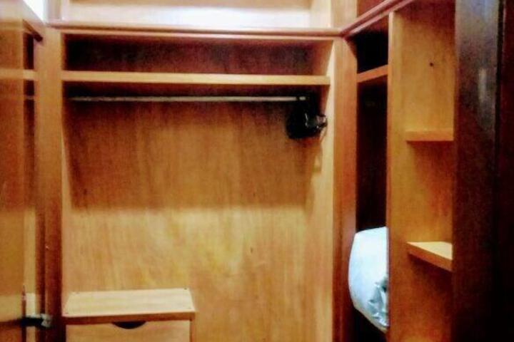 Room 52 of 80