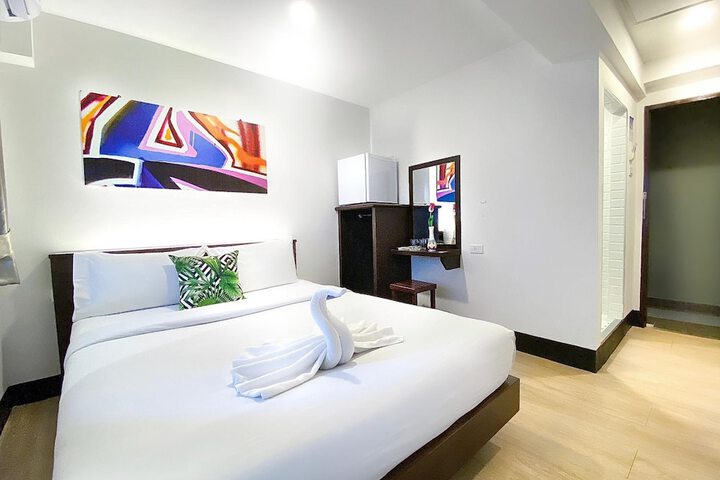 Room 18 of 48