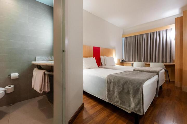 Room 3 of 23