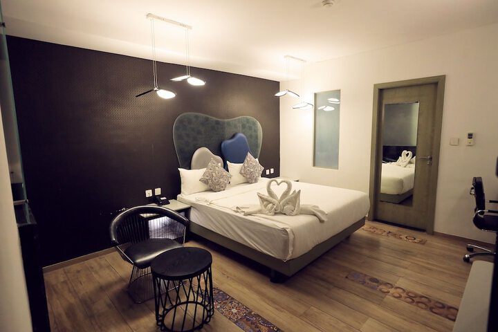 Room 14 of 50