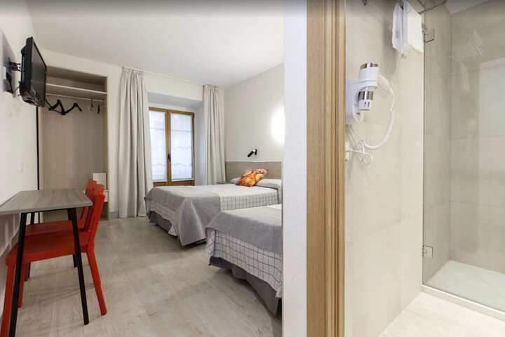 Room 14 of 89