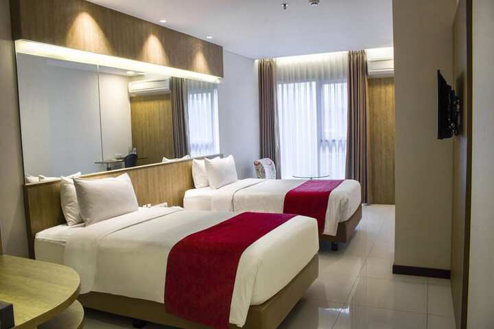 Room 10 of 30