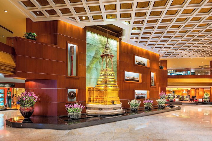Entrance & Lobby