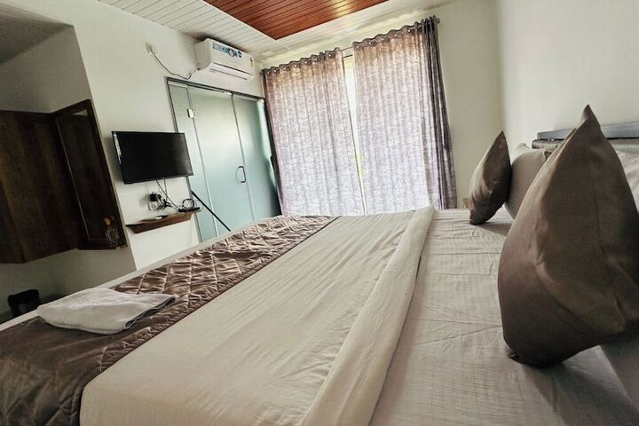 Room 7 of 25