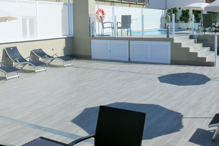 Hotel with Pool