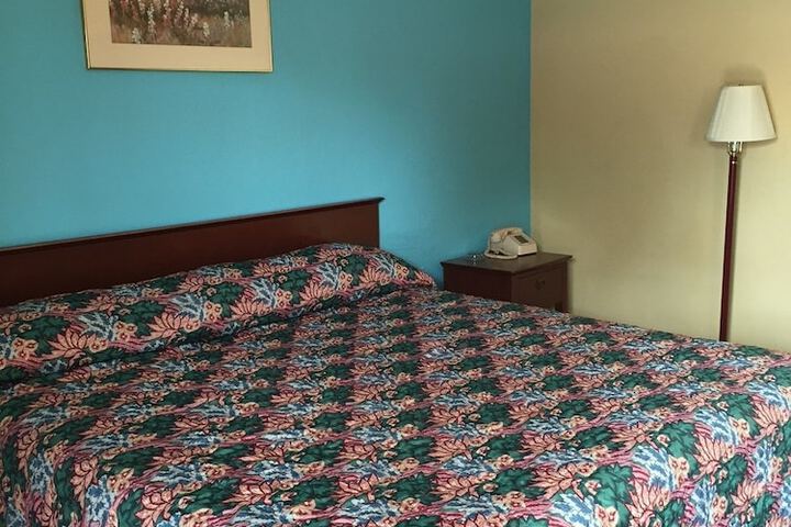 Room 8 of 18